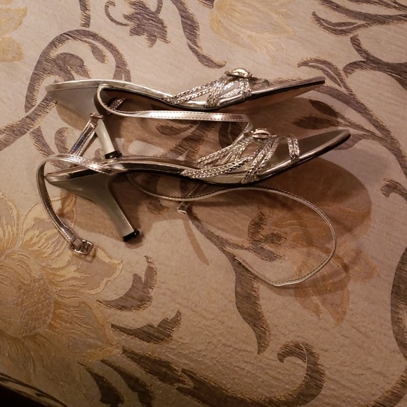 Shoes - Picture 4 of 5